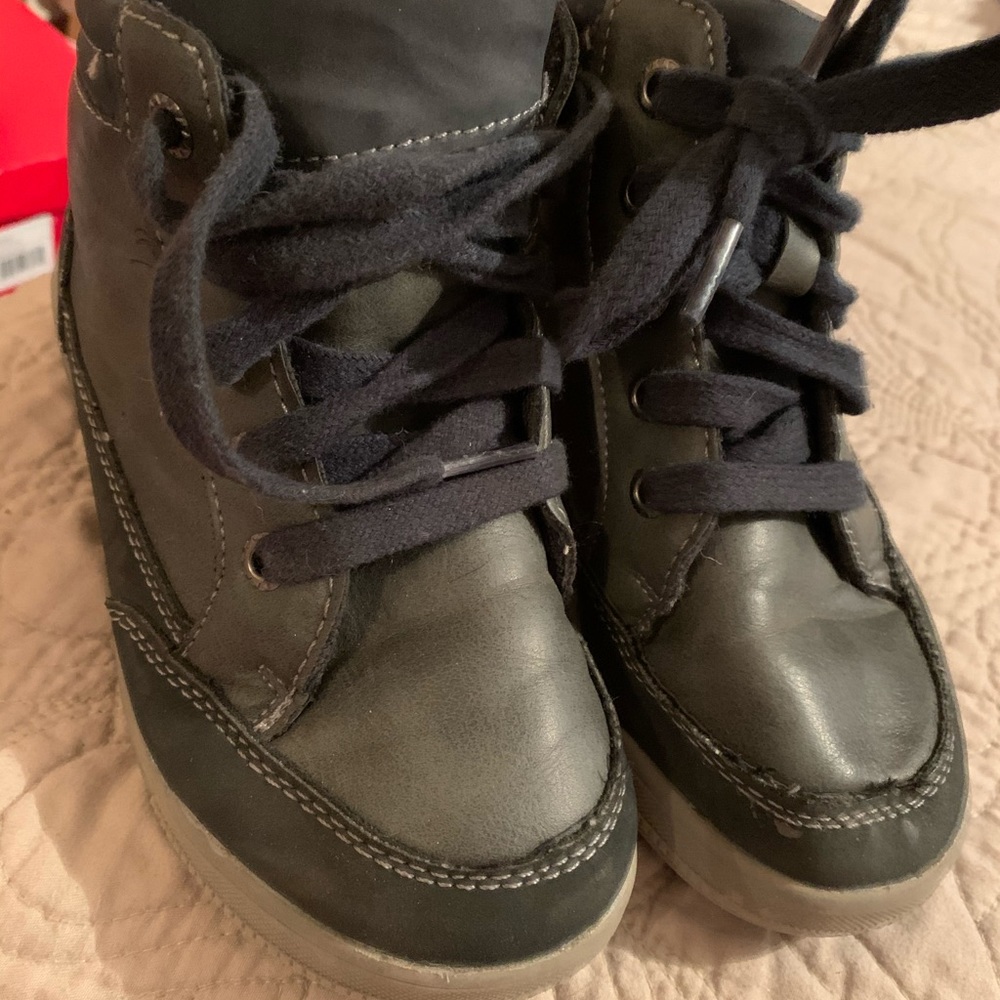 Kids size 13 Blue casual shoe